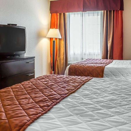 Rodeway Inn & Suites Near Okoboji Lake Milford Buitenkant foto