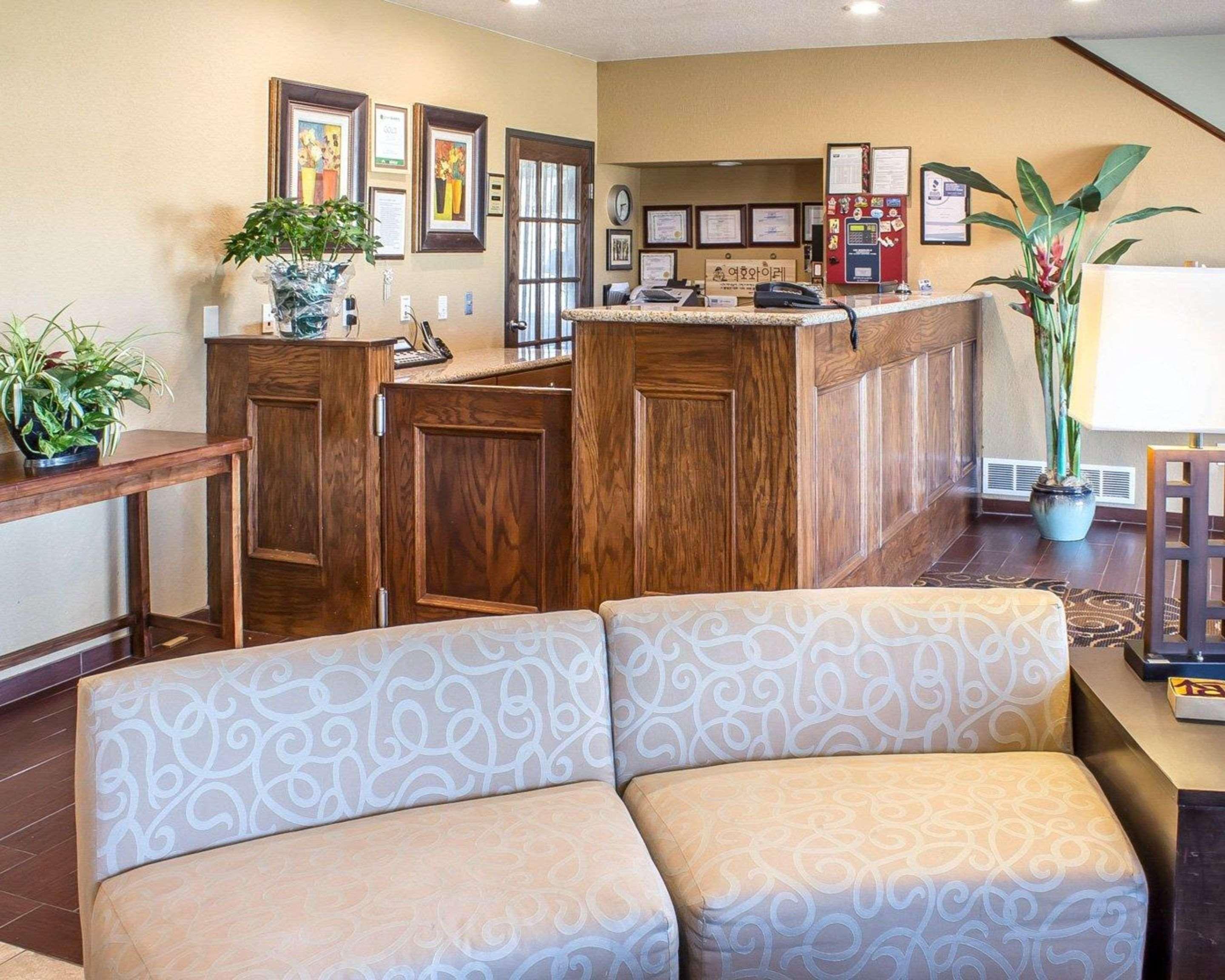 Rodeway Inn & Suites Near Okoboji Lake Milford Buitenkant foto