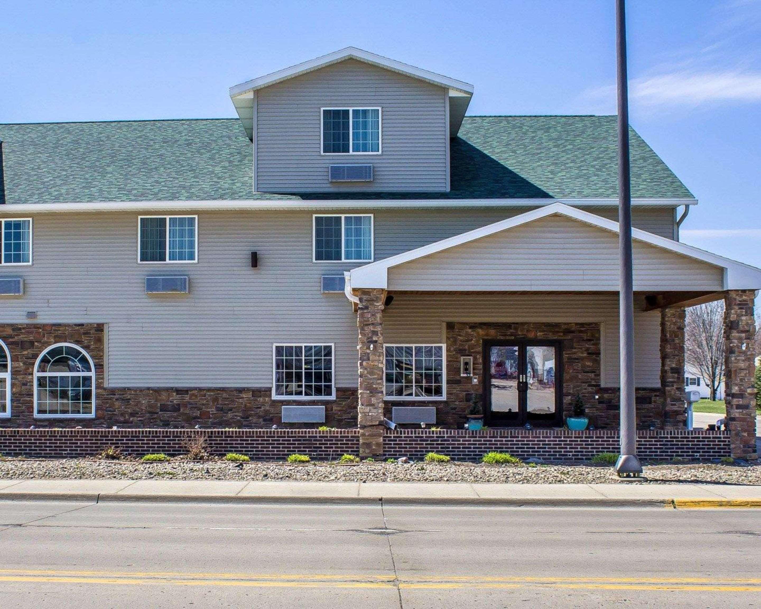 Rodeway Inn & Suites Near Okoboji Lake Milford Buitenkant foto