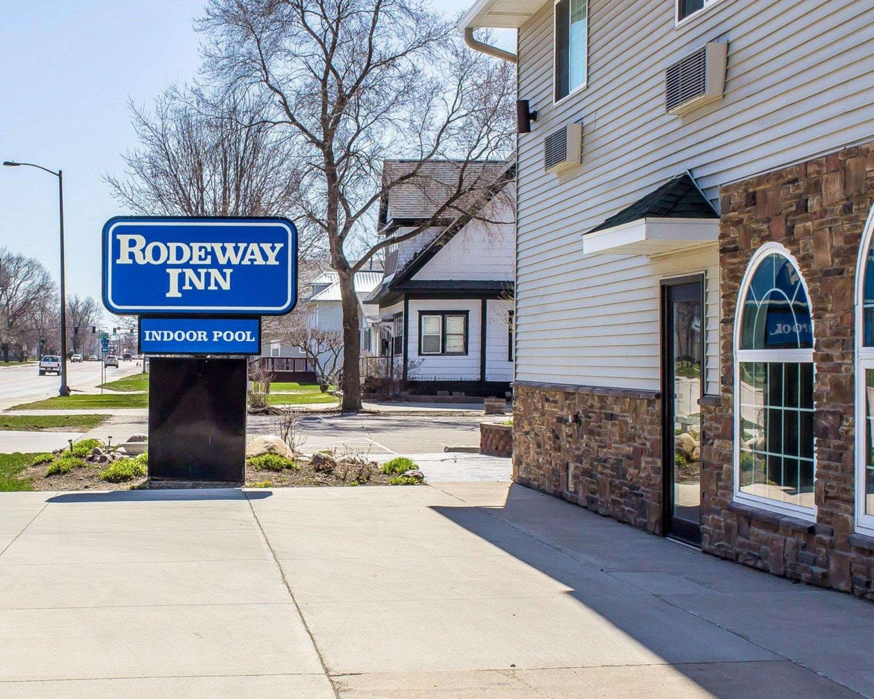 Rodeway Inn & Suites Near Okoboji Lake Milford Buitenkant foto