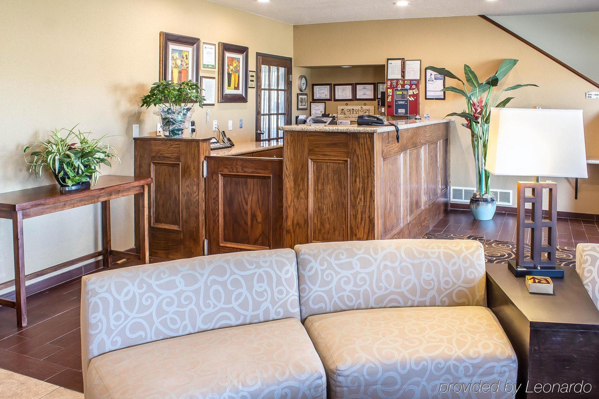 Rodeway Inn & Suites Near Okoboji Lake Milford Buitenkant foto