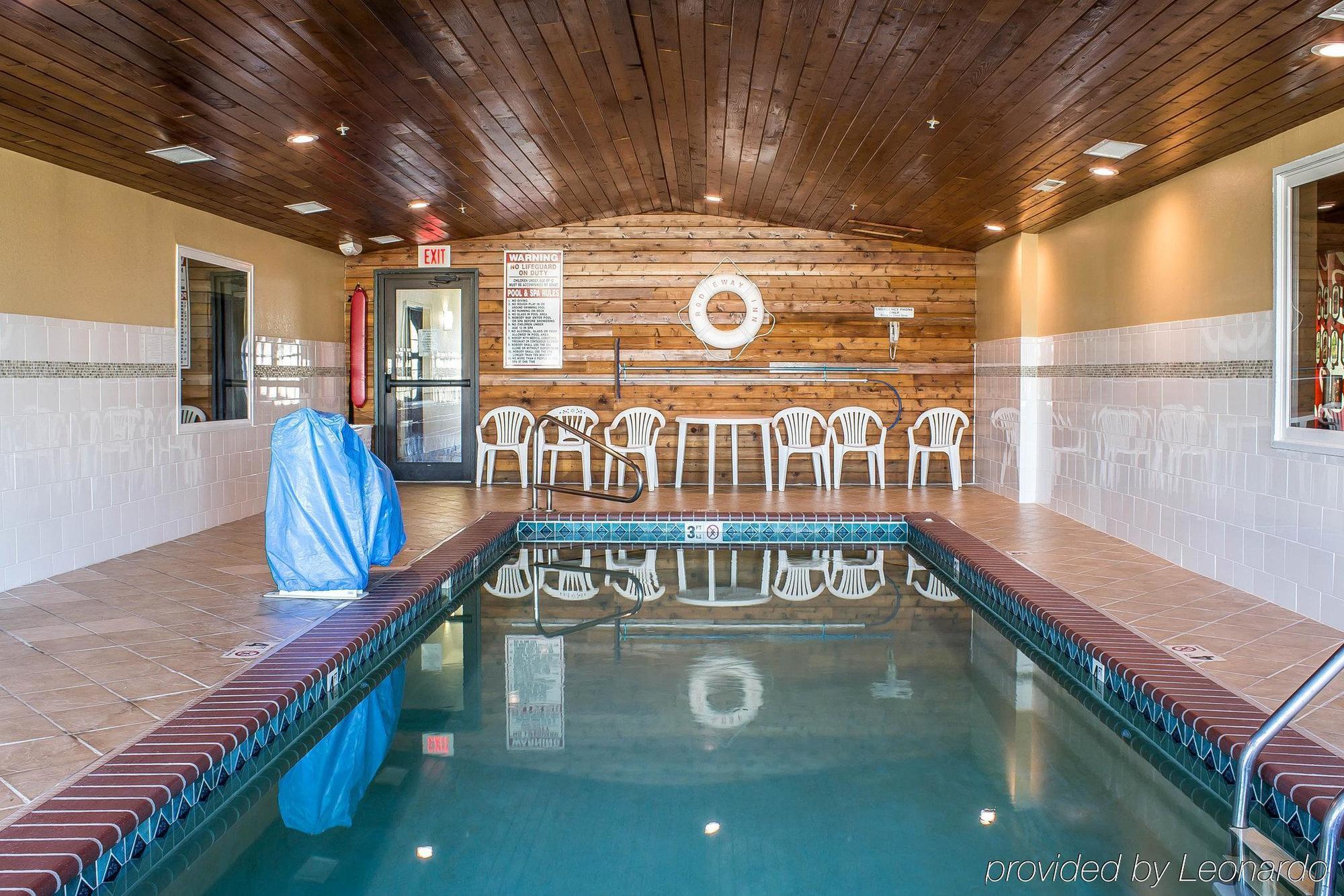 Rodeway Inn & Suites Near Okoboji Lake Milford Buitenkant foto