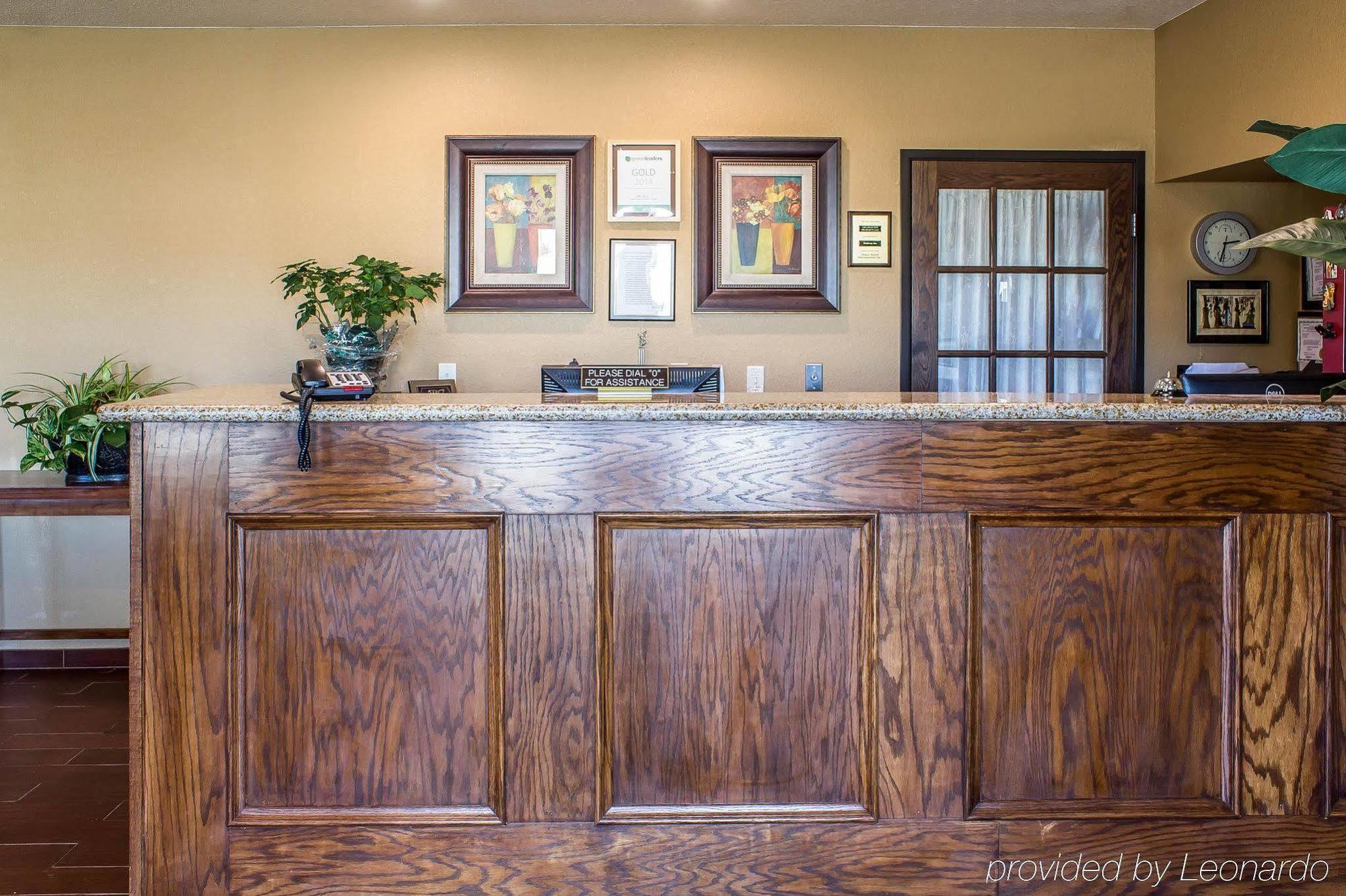 Rodeway Inn & Suites Near Okoboji Lake Milford Buitenkant foto
