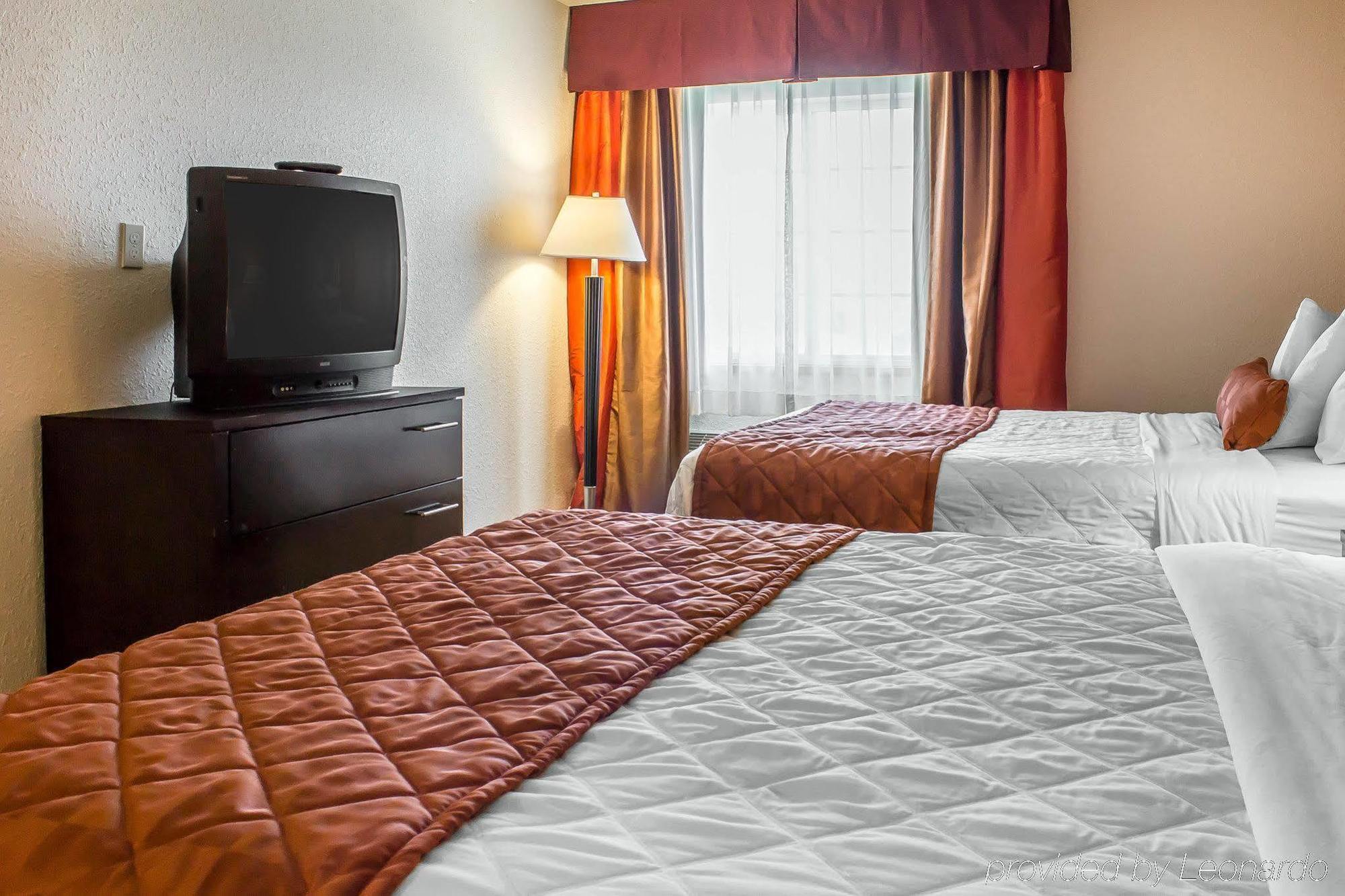 Rodeway Inn & Suites Near Okoboji Lake Milford Buitenkant foto